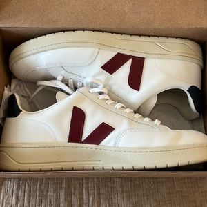 Veja V12 Size 12 US worn once